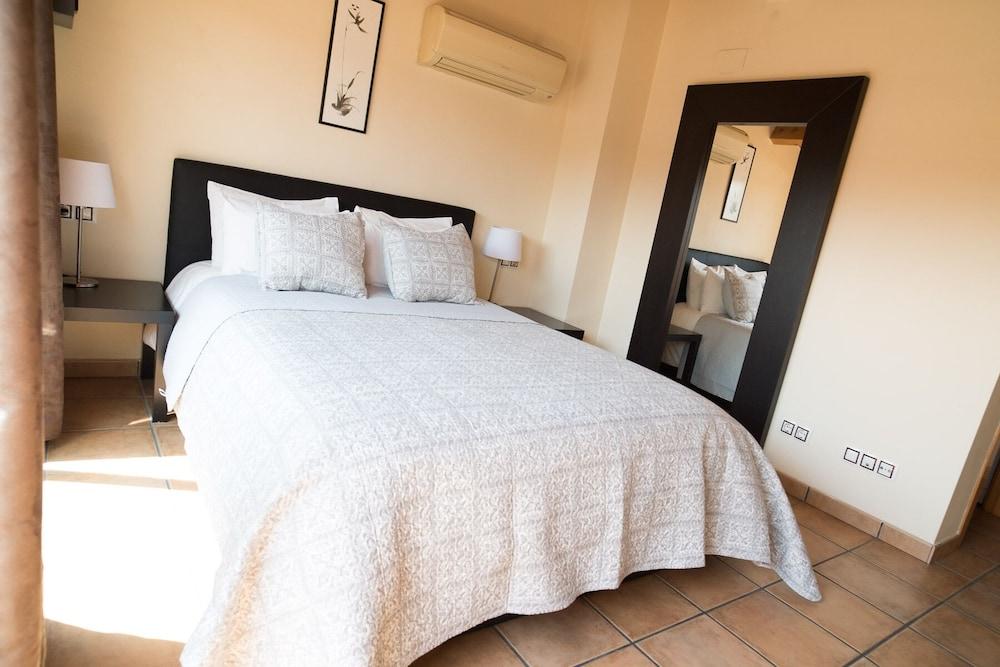 Urbi Apartments Manresa Ngoại thất bức ảnh